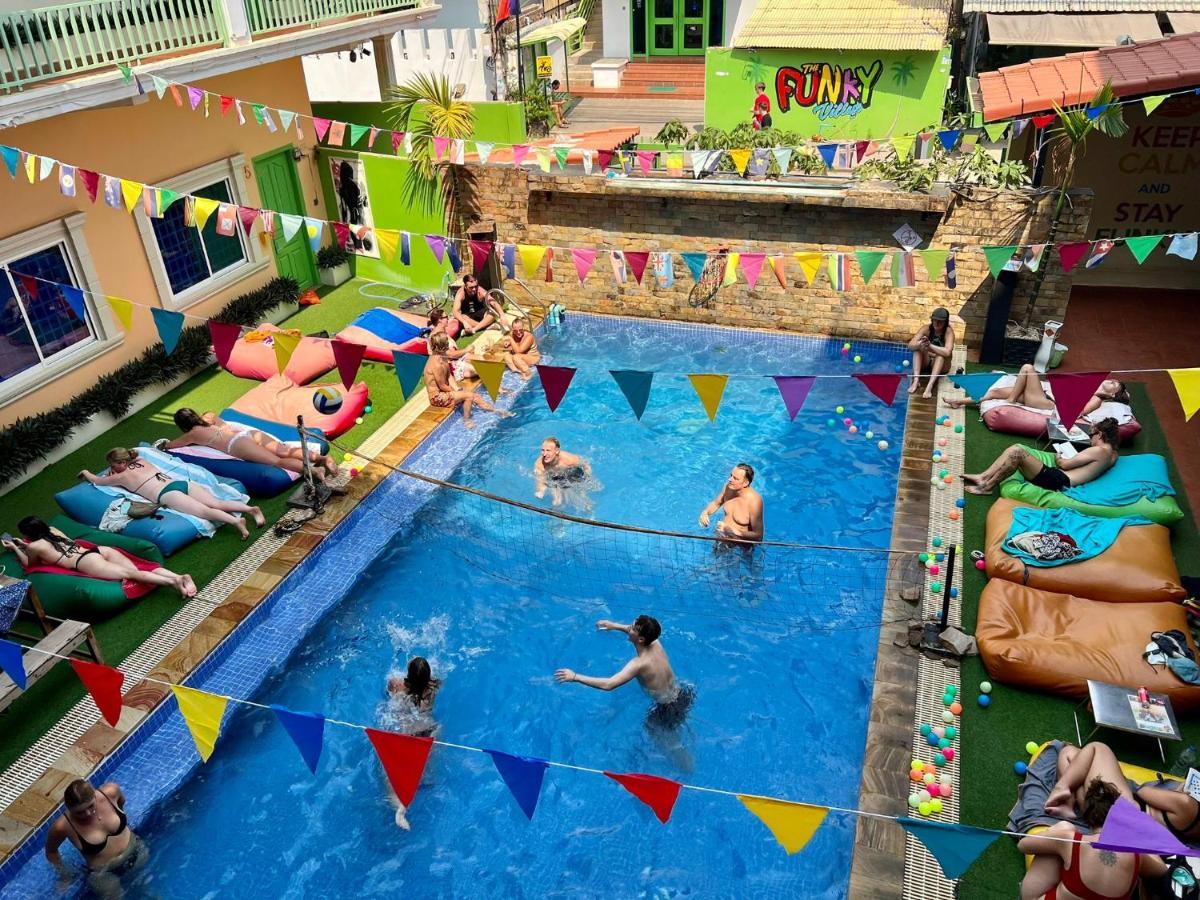 The Funky Village (Adults Only) Сиемрип Экстерьер фото